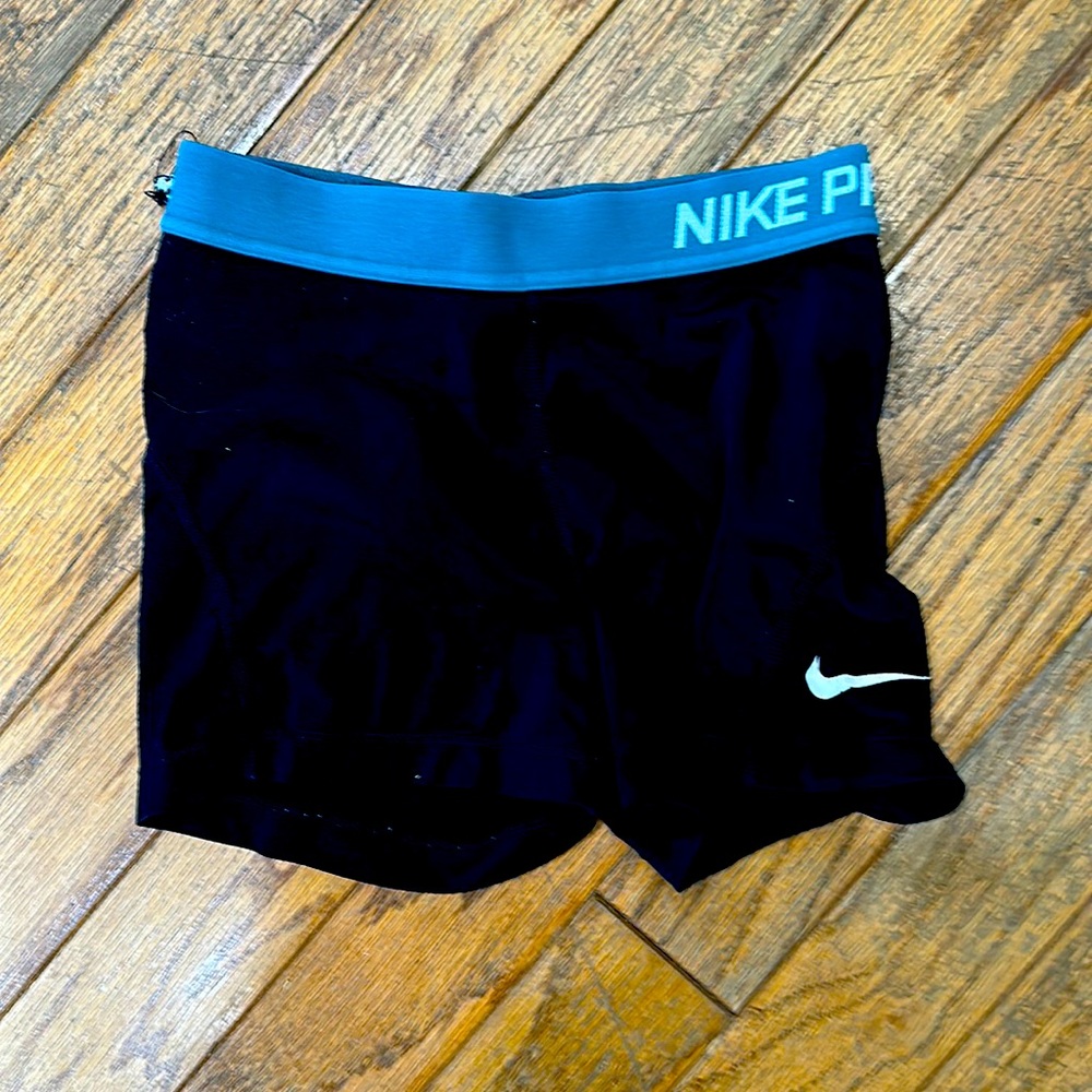 Nike pro. Black. Small or xs